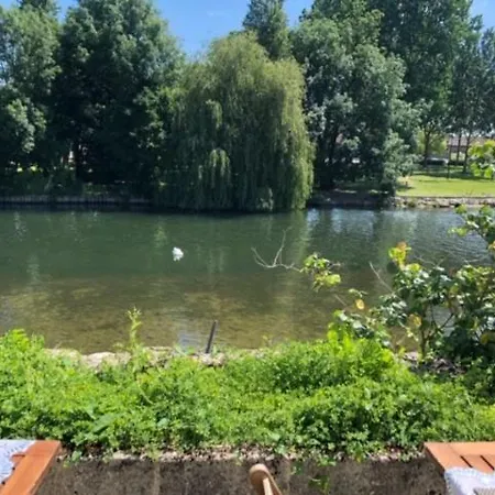 De La Terrasse 3* Moret-sur-Loing